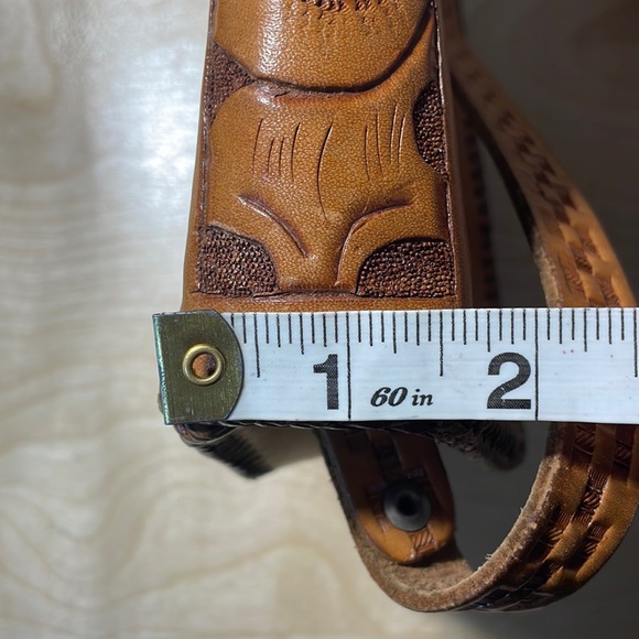 Vintage Floral Tooled Leather Purse - Picture 16 of 16